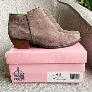 Crown Vintage Tabitha Suede Taupe Putty Zip Ankle Short Boots Booties